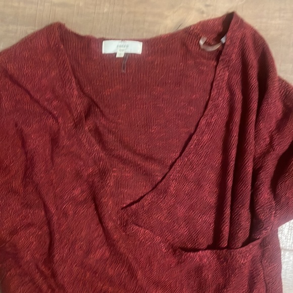 V neck faux wrap fringe sweater - Picture 4 of 4